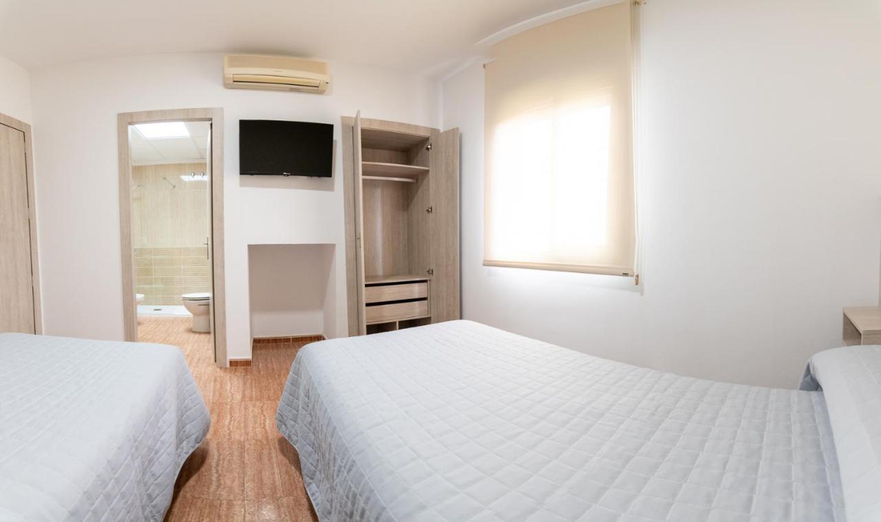 Hostal Vinuela San Pedro de Merida Екстериор снимка