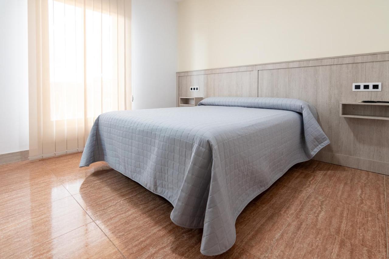 Hostal Vinuela San Pedro de Merida Екстериор снимка