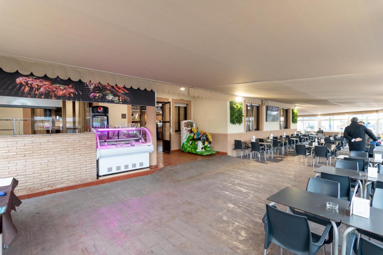 Hostal Vinuela San Pedro de Merida Екстериор снимка