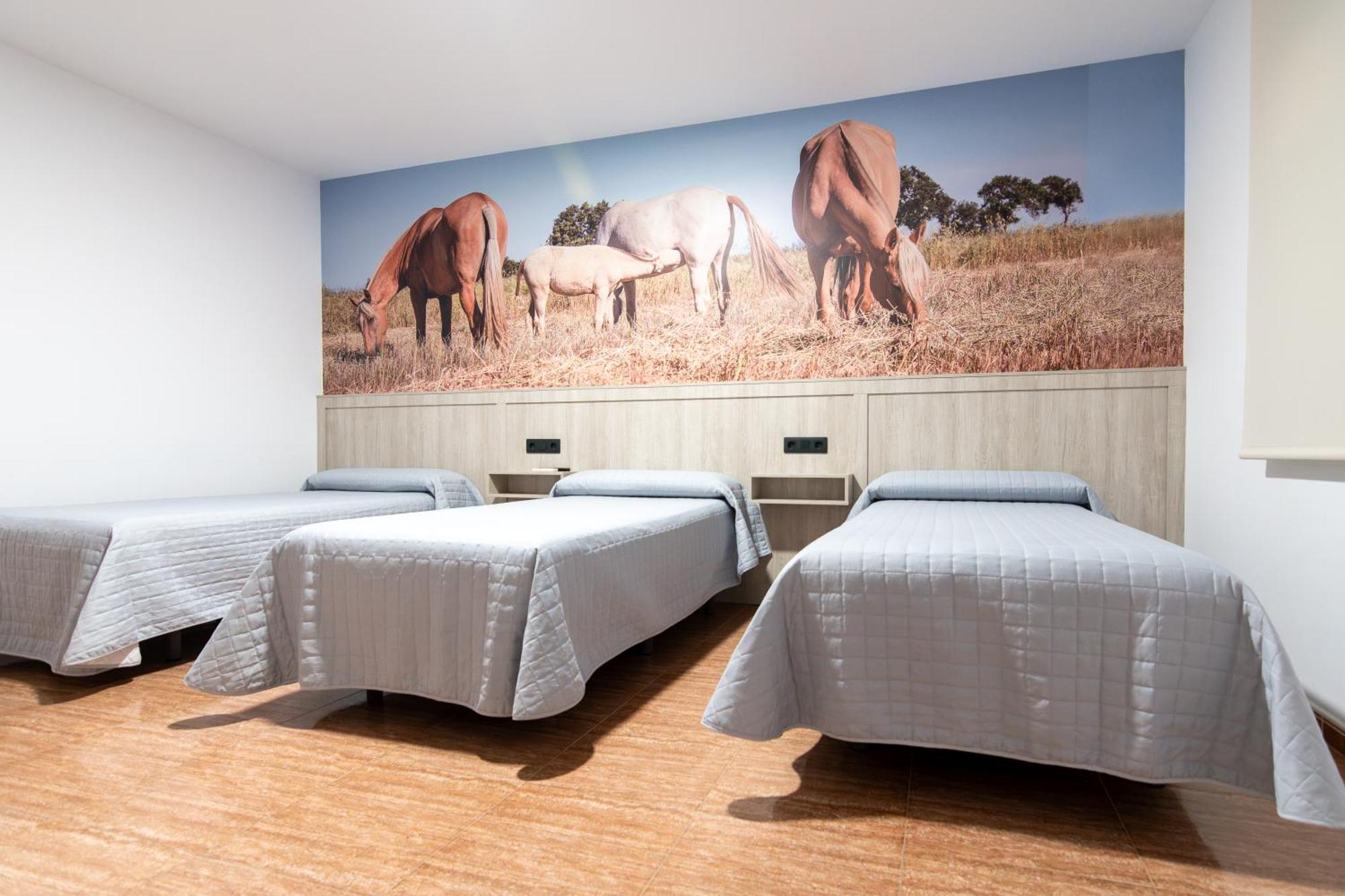 Hostal Vinuela San Pedro de Merida Екстериор снимка